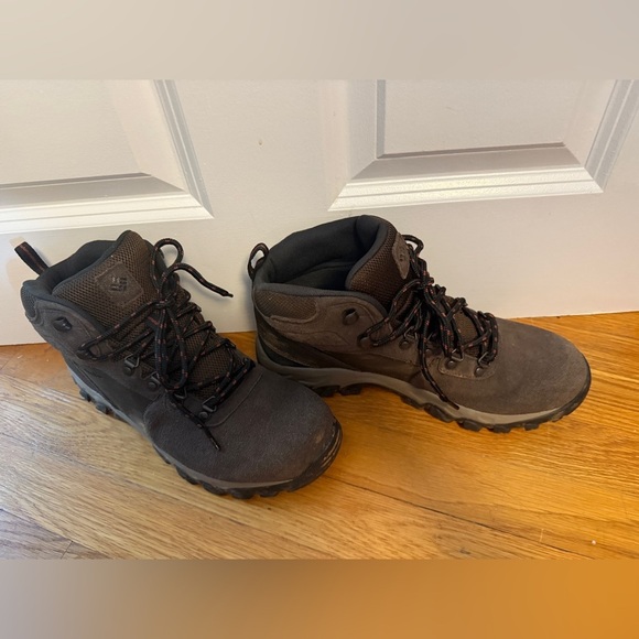 Men’s Newton Ridge™ Plus II Waterproof Hiking Boot Size 9 EUC - Picture 2 of 9